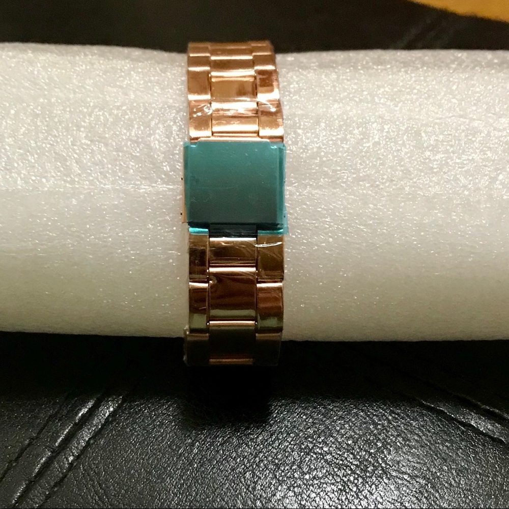 Stunning Rose Gold Watch with Crystals - Picture 4 of 6